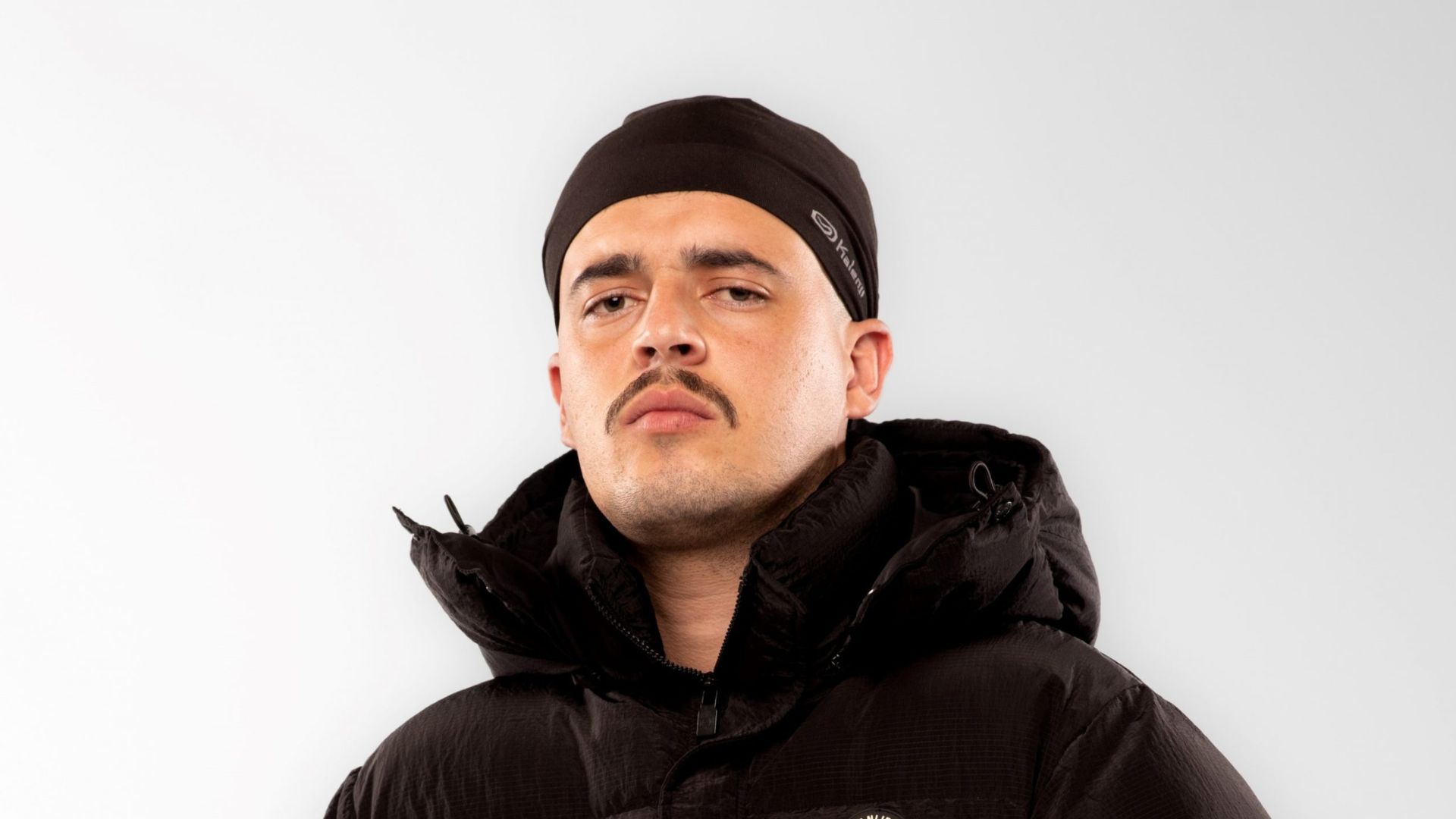 Capa do álbum Crônicas, de Fleezus
